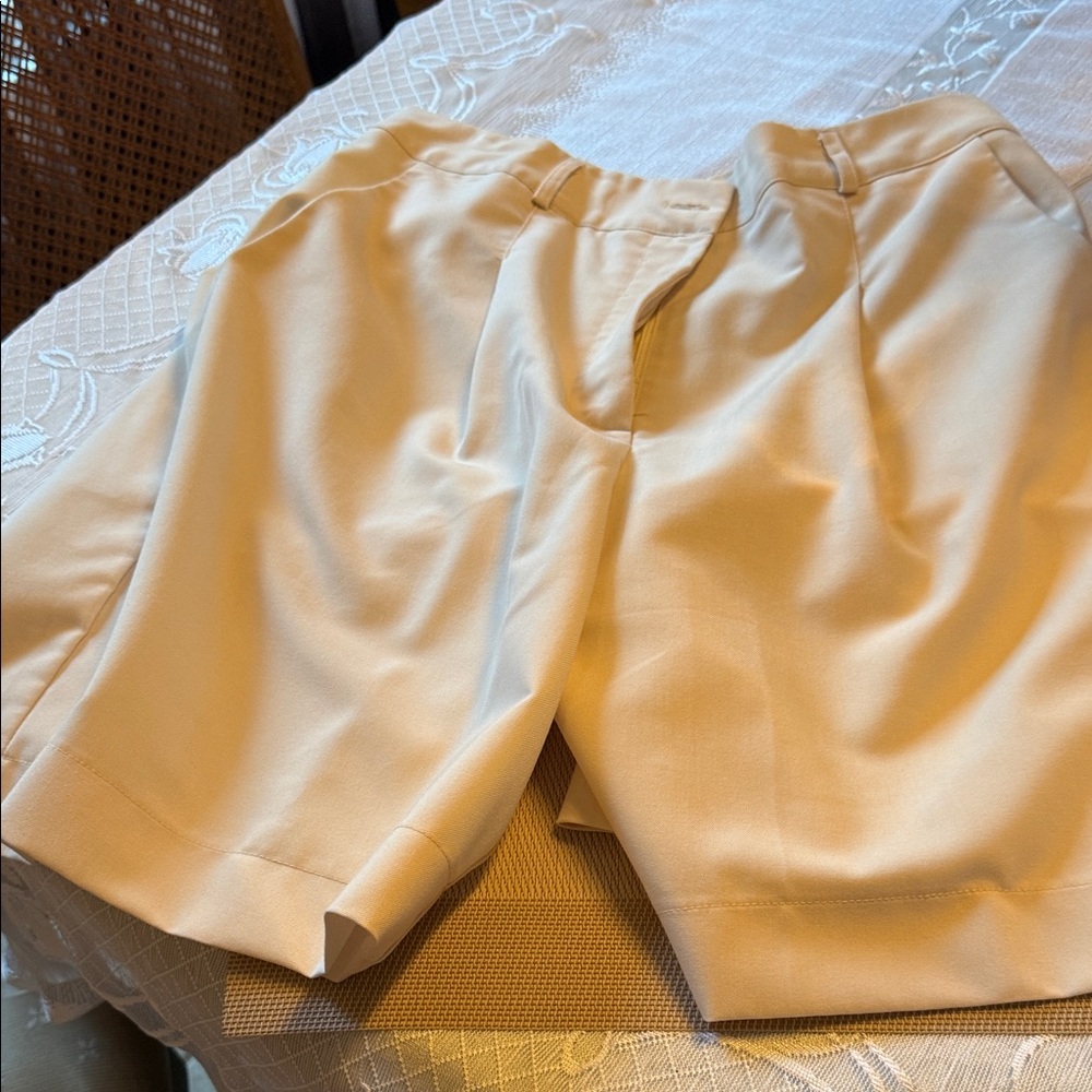 Women's Cream Shorts